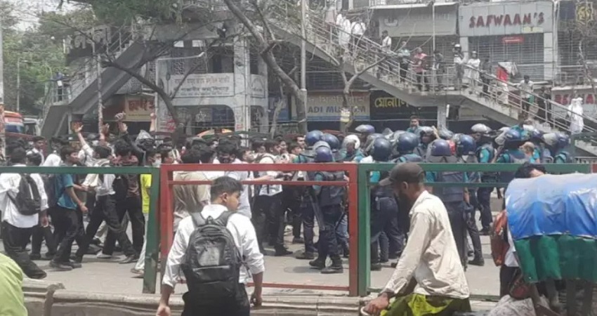 সাইন্সল্যাবে সংঘর্ষ.jpg